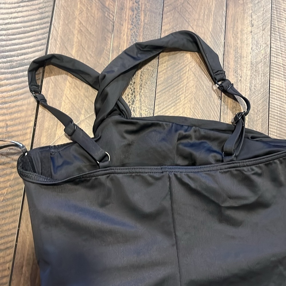 MIRACLESUIT Underwire One Piece Swimsuit - Picture 7 of 10